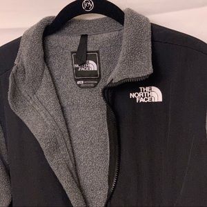 The north face gray coat (broken zipper)
